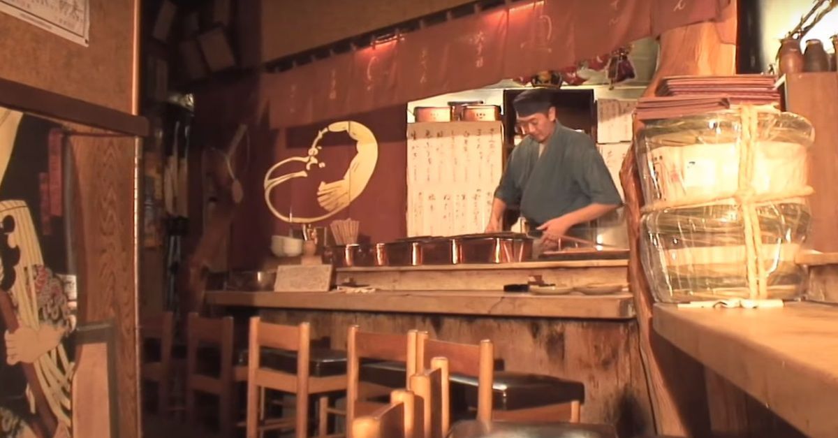 у японському ресторані подають страву, яка готується в 74-річному бульйоні