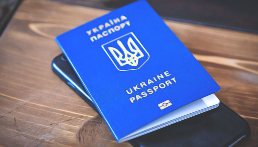 В уряді розповіли про надання подвійного громадянства етнічним українцям, які проживають закордоном. Це дозволить мільйонам людей зберегти зв'язок з Україною.