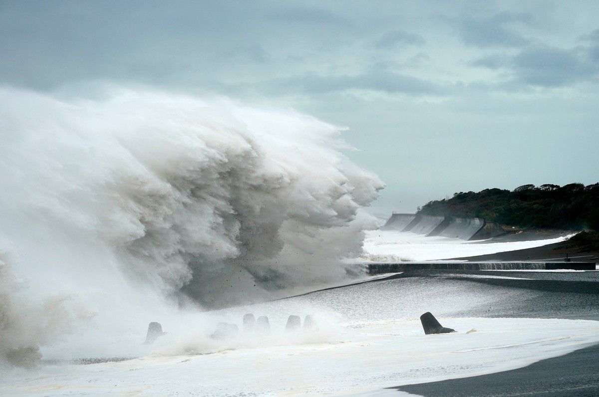 До берегів Японії наближаються два нових тайфунів. Такі дані наводить головне японське метеорологічне управління.