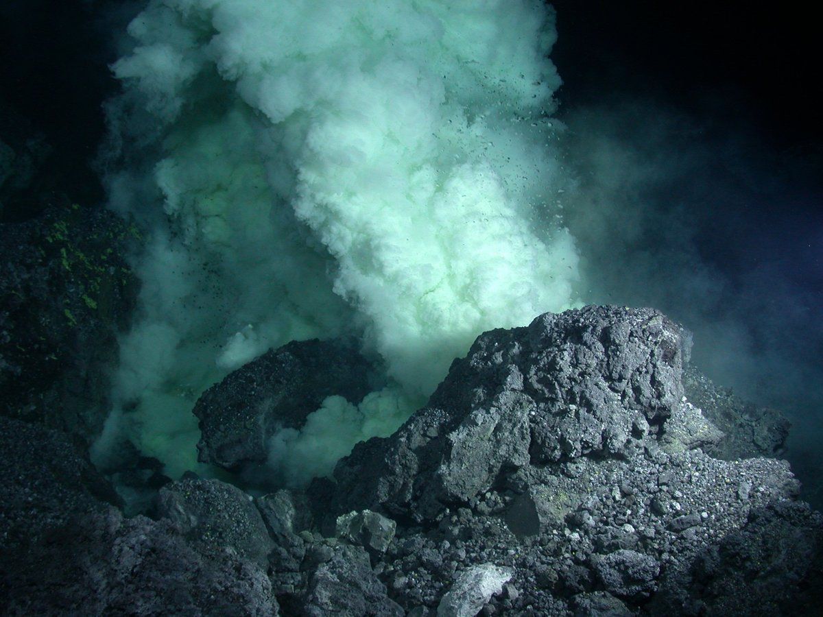 Вченими знайдені залишки стародавнього супервулкану на дні Філіппінського моря. Він складається з 14-кілометрового шару підводних і магматичних порід.