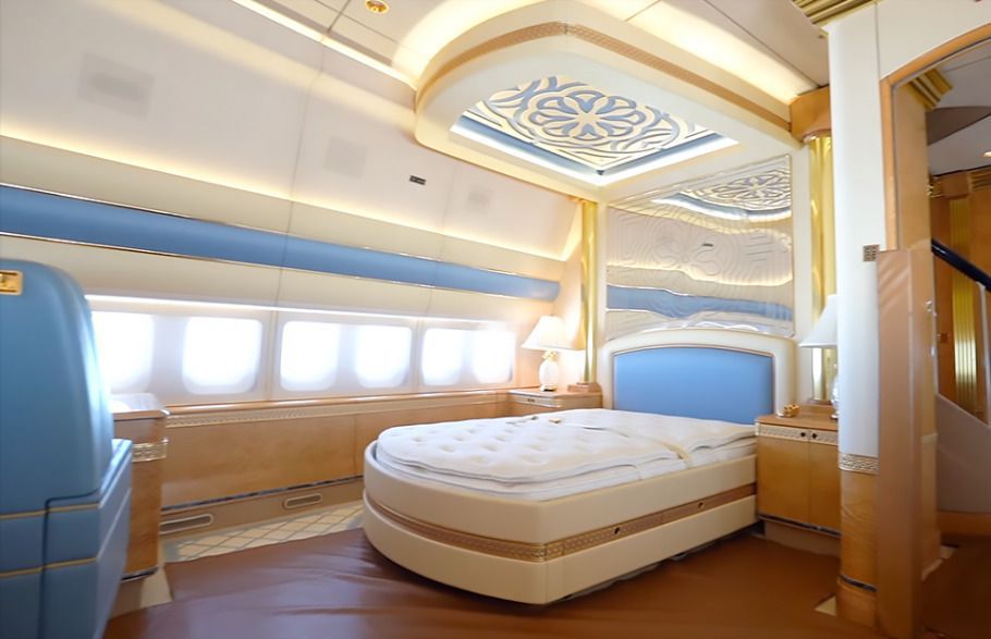 Як виглядає зсередини королівський літак за $200 млн. Повітряне судно вартістю $200 млн належало королівській сім'ї Катару.