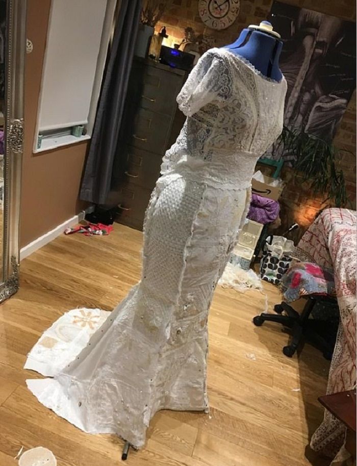 Друзі створили для нареченої унікальну весільну сукню з клаптиків своїх суконь. І це все безкоштовно.