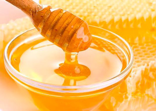 Як визначити чи справжній перед Вами мед. Багато хто вживає мед та іноді сумніваються в якості покупки. Найчастіше такі підозри не безпідставні – технологи можуть зробити мед, не використовуючи працю бджіл взагалі.