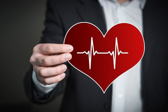 Серцево-судинні захворювання можуть у подальшому призвести до розвитку раку. Вчені з'ясували, як серцеві хвороби пов'язані з ризиком виникнення пухлин.