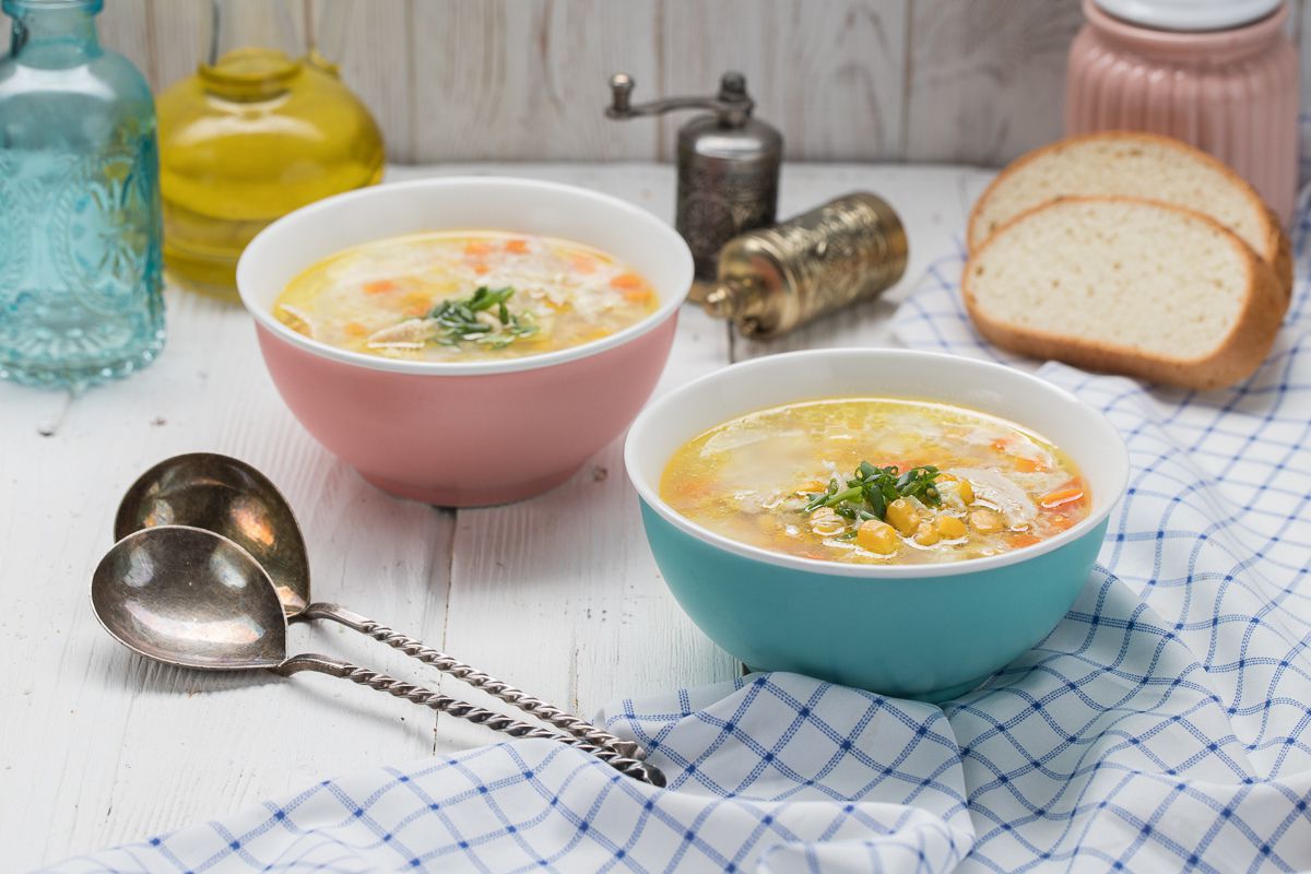 Апетитний і ситний курячий суп із кукурудзою. Такий смачний суп стане яскравим акцентом вашого обіду і сподобається як дорослим, так і дітям.