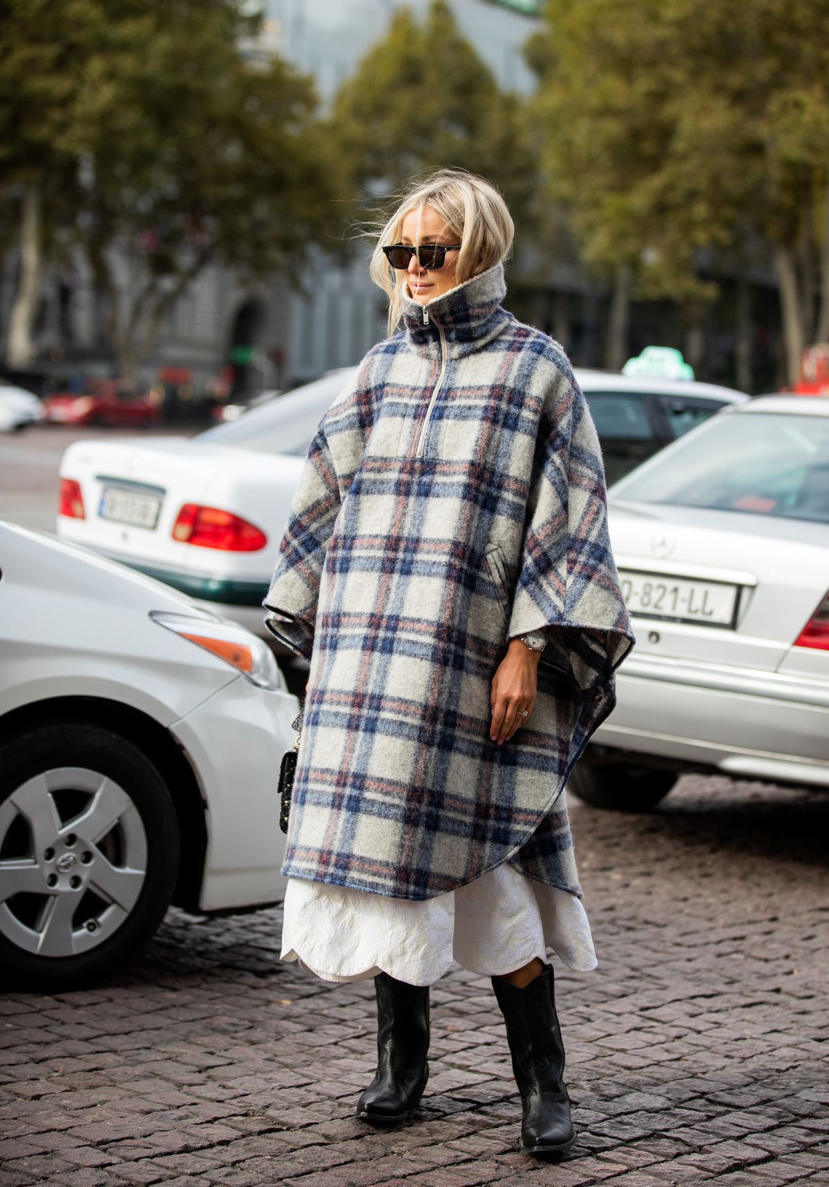 Наймодніший верхній одяг сезону осінь-зима 2019-2020 — пальто в клітку. Пальто вже приміряли зірки street style.