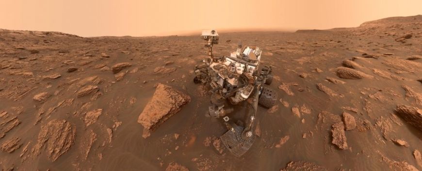 Марсохід Curiosity надіслав на Землю свіже фото Червоної планети. Curiosity на даний момент — єдиний чинний всюдихід на Марсі.