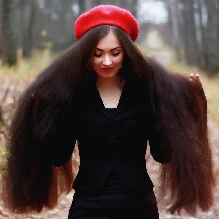Дівчина кілька разів намагалася відростити довге волосся, але їй це вдалося лише тоді, коли вона почала дотримуватися певних правил. І все ж таки довге волосся — не така вже й недосяжна мрія.