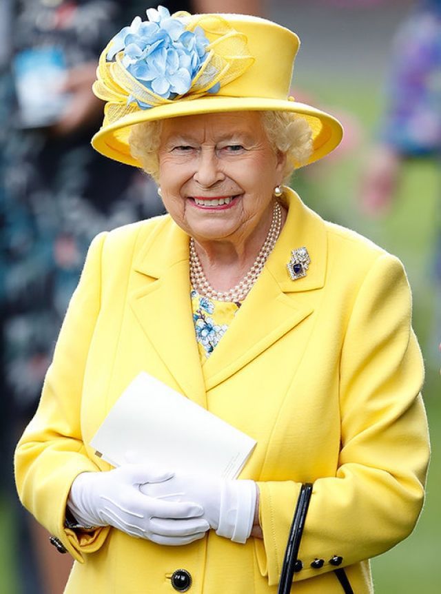 Королева Єлизавета II відмовилася від натурального хутра. Королівська сім'я тепер дотримується правил етичного споживання.