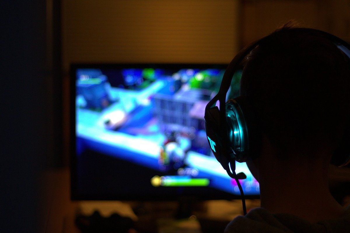 У Китаї заборонили грати в комп'ютерні ігри довше 90 хвилин на день усім неповнолітнім. Влада вдалася до кардинальних дій.