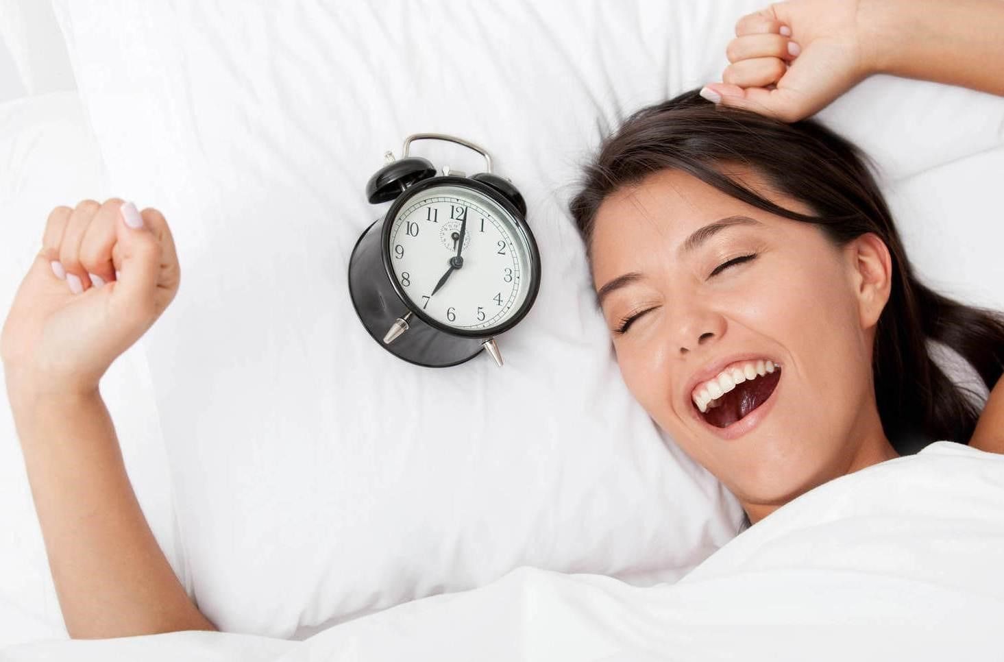 Експерти назвали п'ять хитрощів для легкого пробудження. Сомнологи розповіли, як після пробудження швидко прийти в себе.