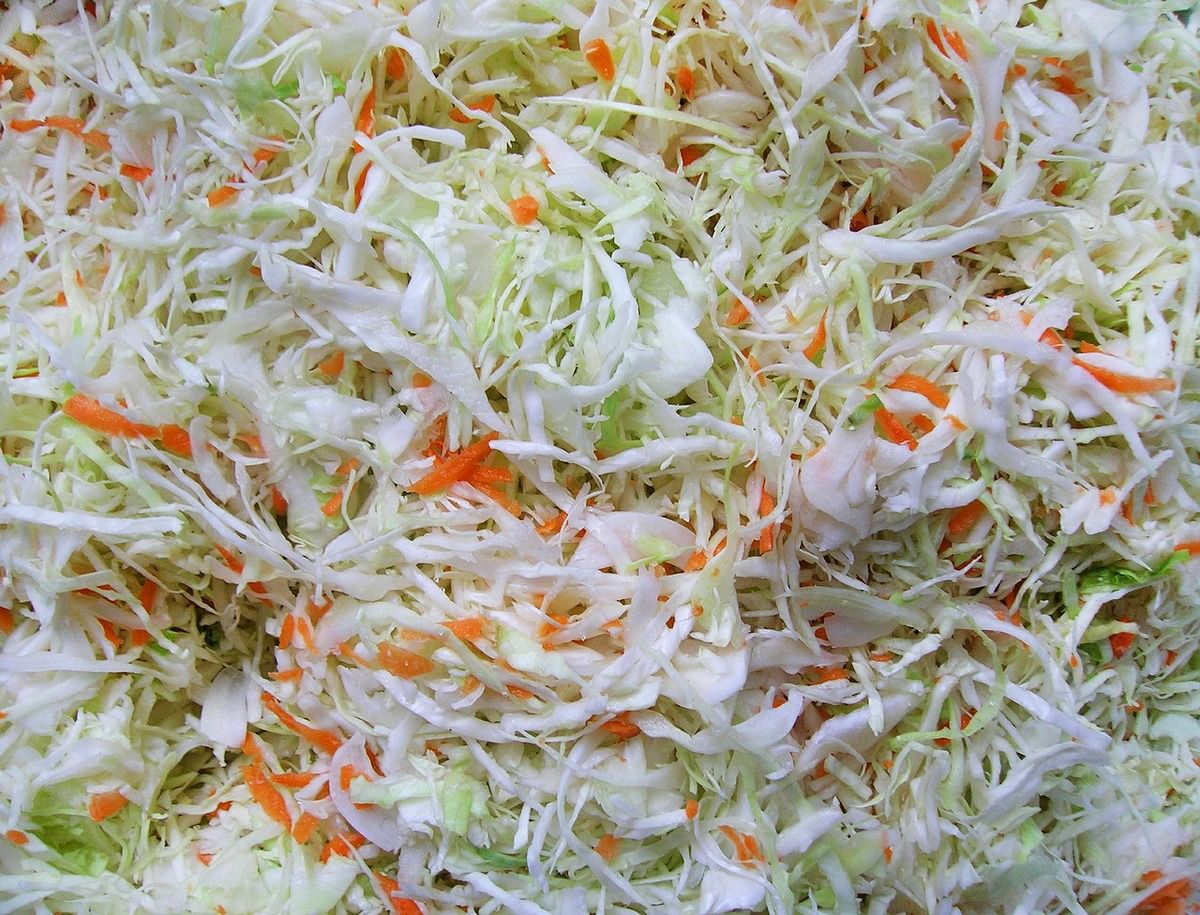 Смачний салат із капусти на кожен день. Простішого рецепту не вигадаєш. Дуже простий рецепт з капусти на кожен день: маринована капуста швидкого приготування.