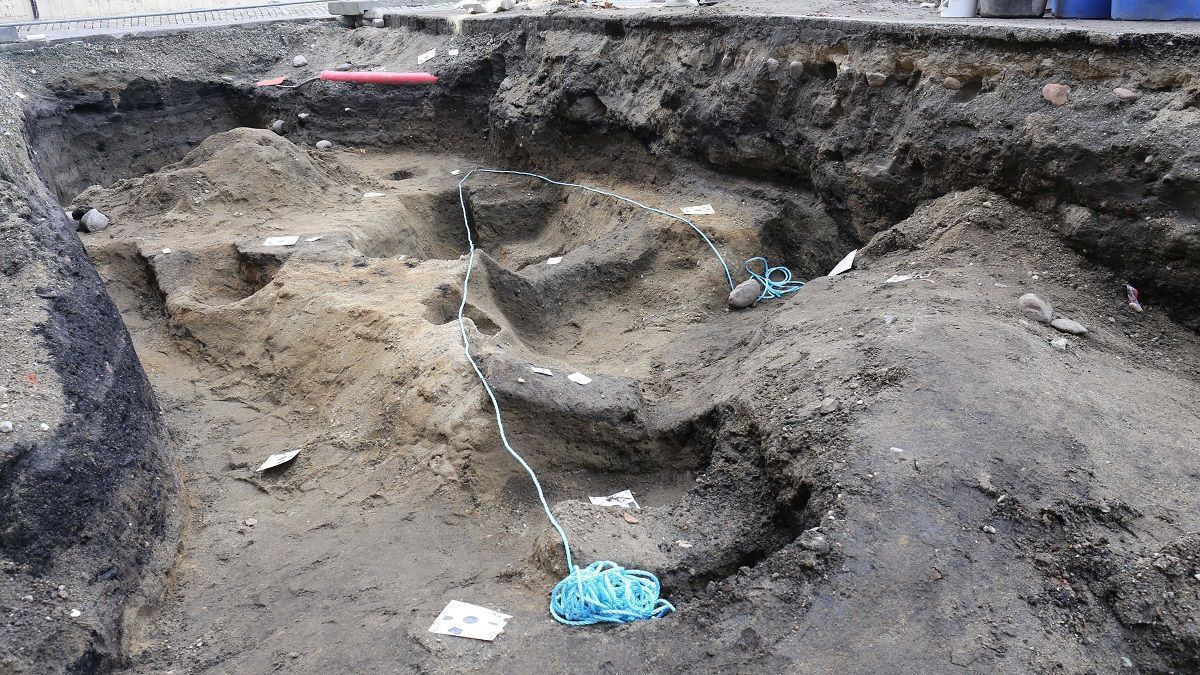 У Норвегії знайшли дивне подвійне поховання вікінгів. Похоронний човен знаходився у середині старішого похоронного човна.