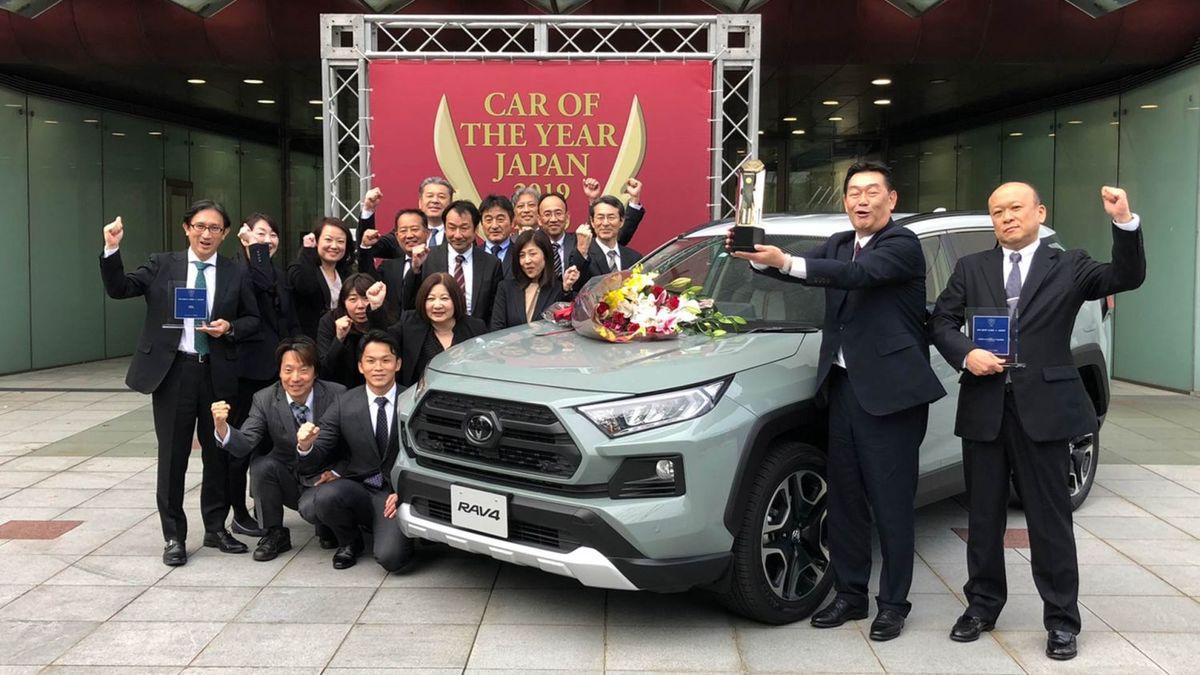 Оголошено переможця однієї з найпрестижніших премій «Автомобілі року 2019-2020». Виграла нова Toyota RAV4.