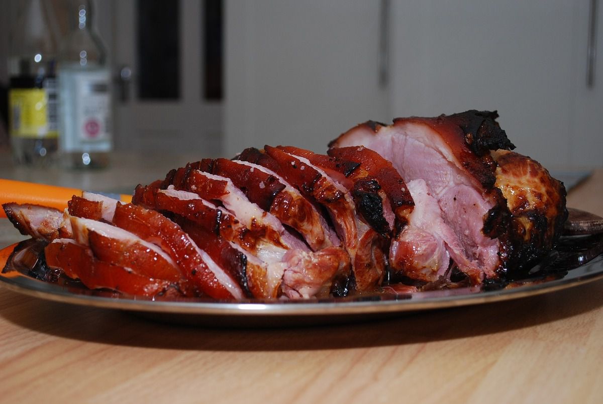 Пряна свинина на святковий стіл: смачна і соковита. Неймовірно смачне і соковите м'ясо, яке стане прикрасою будь-якого святкового столу.