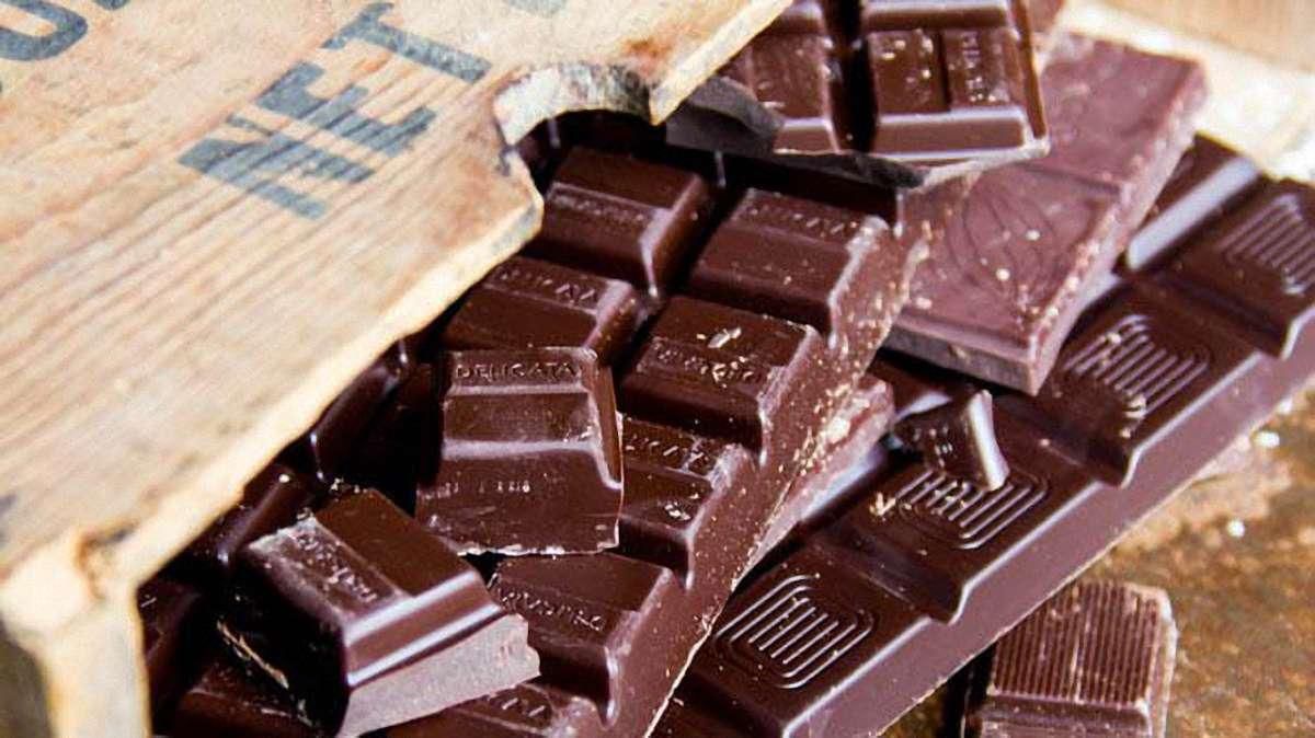 Відмінна новина для ласунів: щоб врятувати мозок, треба щодня їсти шоколад. Ці солодощі позитивно впливають на ваш мозок.
