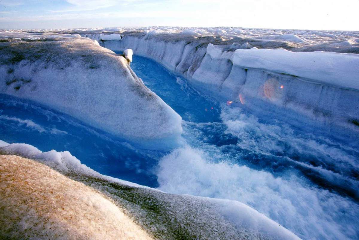 Гляціологи виявили в Гренландії гігантську підземну річку. Вчені прозвали її «Темна ріка».