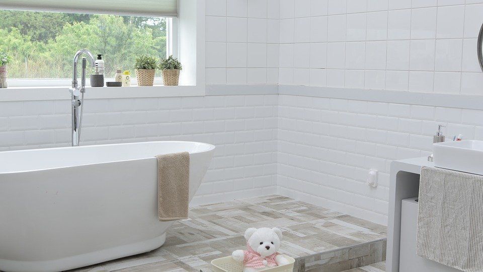 8 простих способів правильно організувати простір у ванній кімнаті для дітей. Так ви привчаєте дітей до самостійності і робите комфортним перебування у ванній кімнаті.