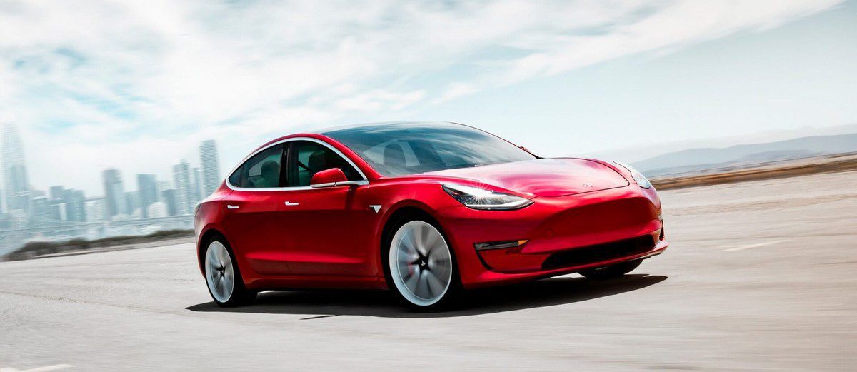 Електромобілі Tesla Model 3 можуть подешевшати на 20 %. Tesla планує порадувати своїх шанувальників грандіозним зниженням ціни на найпопулярнішу модель електромобіля.