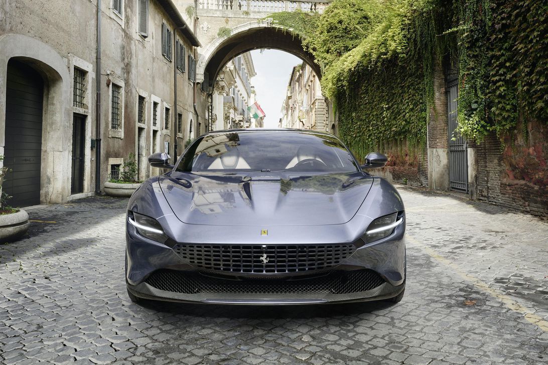 Ferrari відмовилася від ідеї створення жіночого суперкара. Представники фірми вважають, що такий автомобіль може вдарити по репутації бренду.