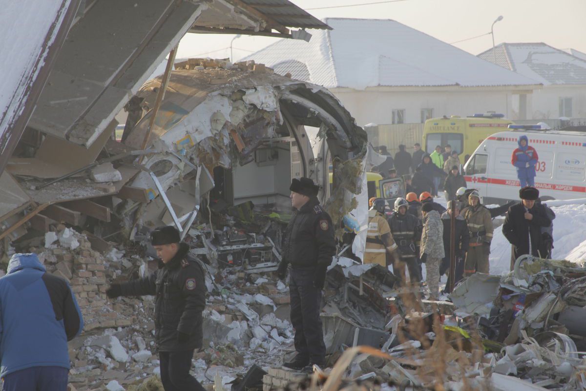В Казахстані розбився пасажирський літак авіакомпанії Bek Air. В результаті катастрофи загинули 12 осіб.