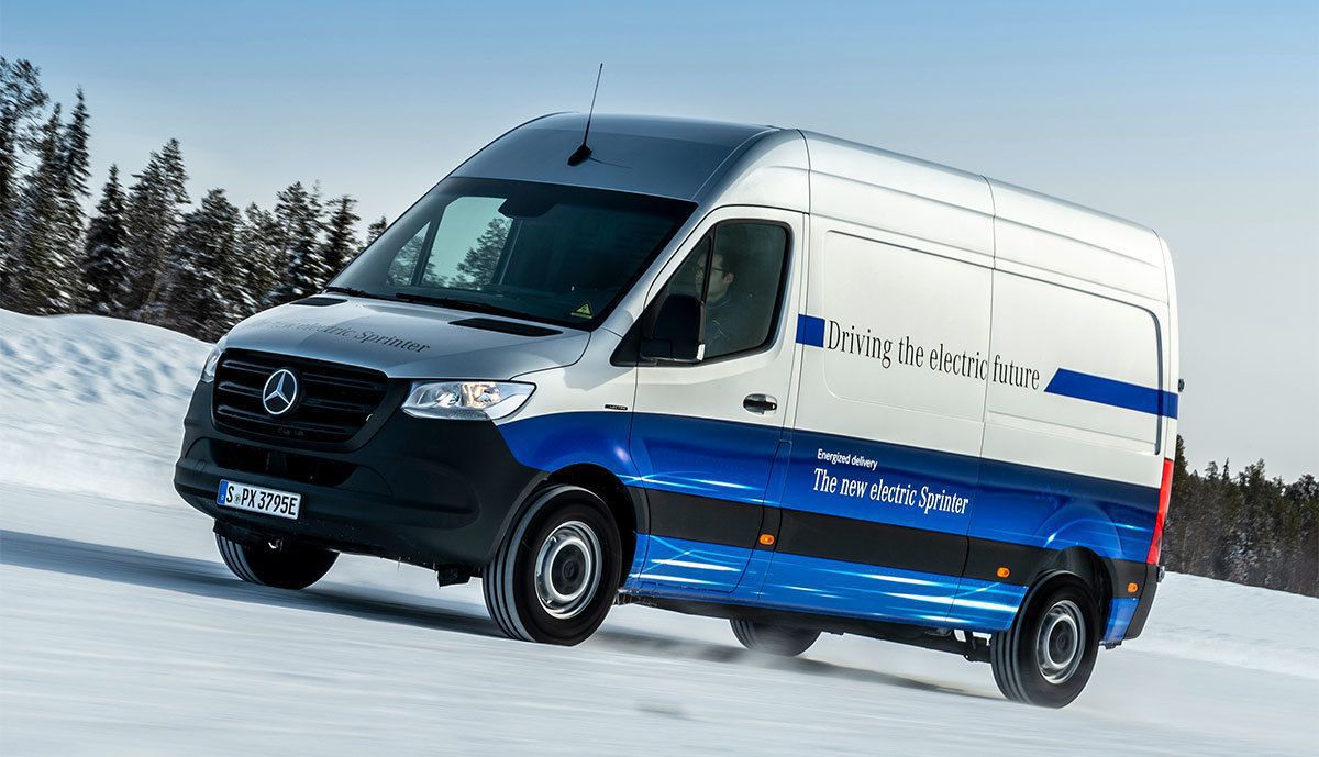 Mercedes-Benz презентував електричну версію мікроавтобуса Sprinter. Німецький автовиробник розпочав продаж електрофургона eSprinter.