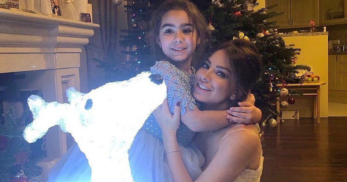 Ані Лорак показала новорічне фото разом зі своєю донькою. Шанувальники відзначили, що дівчинка подорослішала.