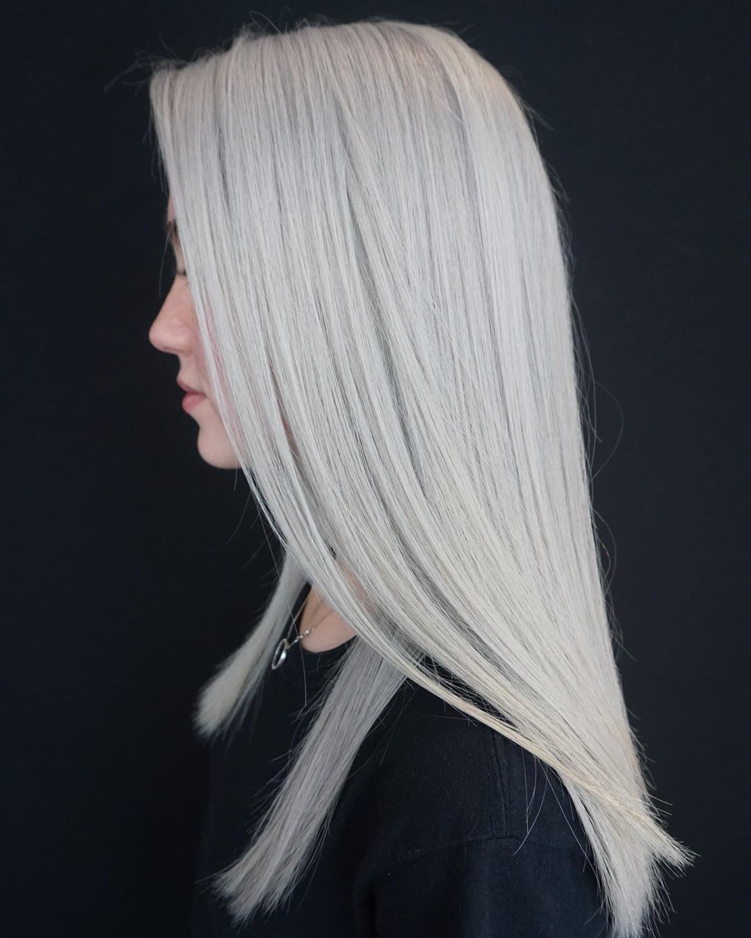 Скандинавський білий — наймодніший колір волосся у 2020 році. Ідеально для зими.
