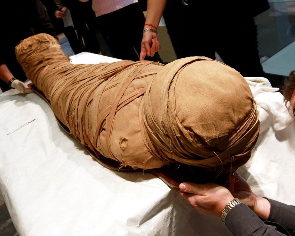 Вчені виявили у 500-річних мумій ознаки атеросклерозу. Всього фахівці вивчили чотири мумії — двох чоловіків і двох жінок.