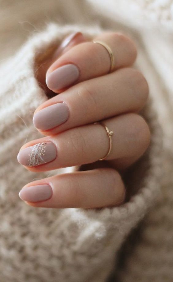 Модний повсякденний манікюр 2020: найбільш актуальні і цікаві рішення дизайну нігтів. Більшість жінок стежать за своїми руками і намагаються, щоб їхні нігті кожен день виглядали красиво і доглянуто.