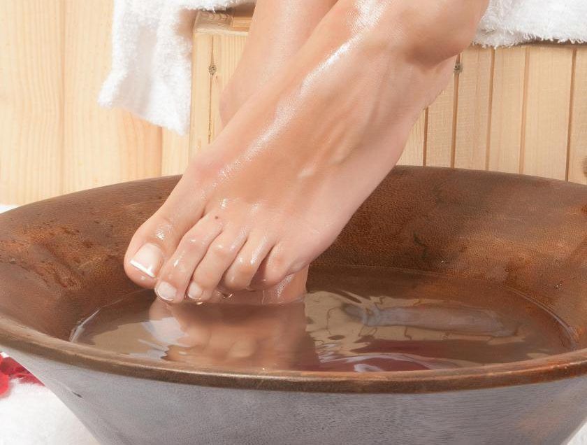 Як використовувати куркуму для здоров'я ніг та шкіри: корисні рецепти. Куркума допоможе зняти втому з ніг та зробити шкіру здоровою.