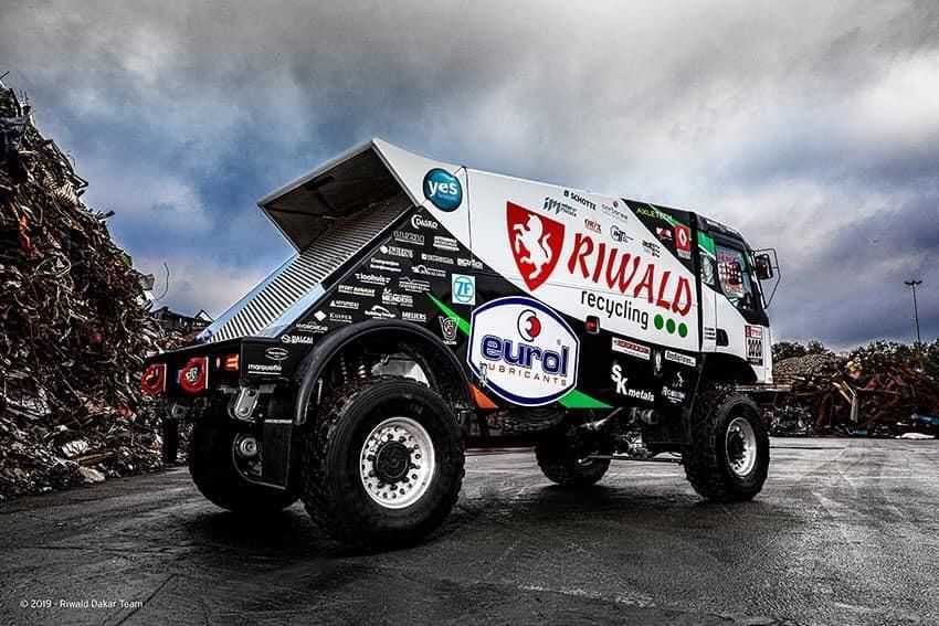 Вперше за весь час у відомому ралі-марафоні "Дакар" візьме участь гібридна вантажівка. Команда з Нідерландів планує подолати всю дистанцію на гібриді Renault C640.