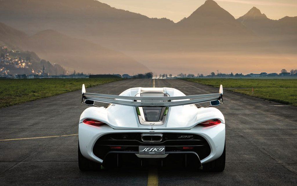 Шведи готують найшвидше авто у світі з рекордною швидкістю 500 км/год. Шведський автовиробник Koenigsegg планує відібрати титул найшвидшого авто у Bugatti.