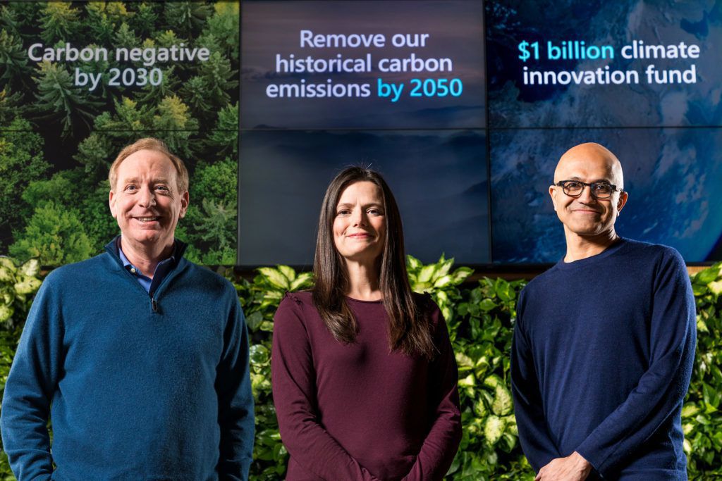 Представники Microsoft виділять мільярд доларів на очищення атмосфери від вуглецю. До 2030 року компанія має намір мати негативний вуглецевий викид.
