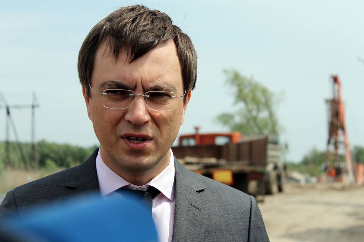 Анекдот дня: політик відвідав віддалене українське село. Незручно вийшло.