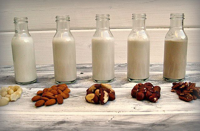 Чим корисне рослинне молоко для організму людини. Рослинне молоко теж може принести свою користь людині.