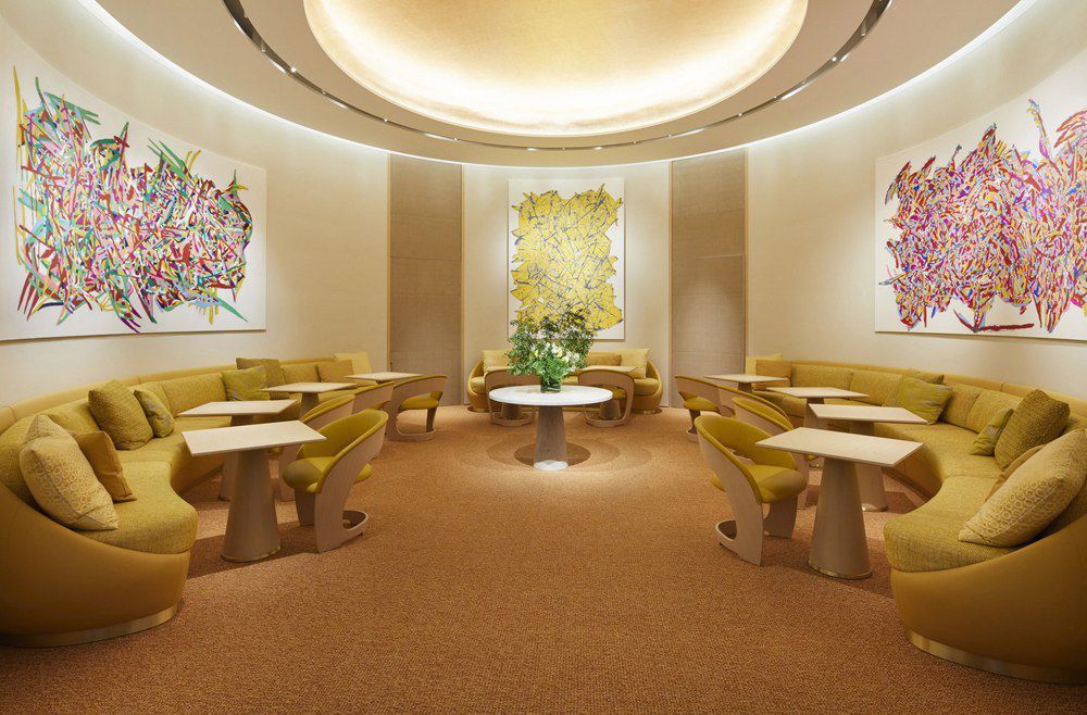 Модний дім Louis Vuitton відкрив свій перший ресторан. Щоб потрапити туди, доведеться бронювати столик заздалегідь.