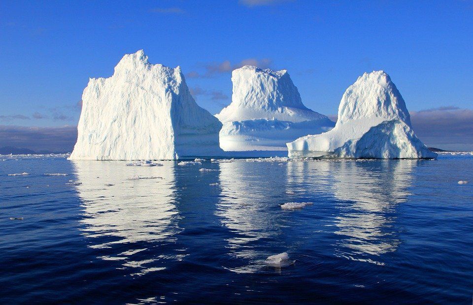 Найбільший у світі айсберг почав дрейфувати. Він рухається у напрямку з Антарктиди в Атлантику.