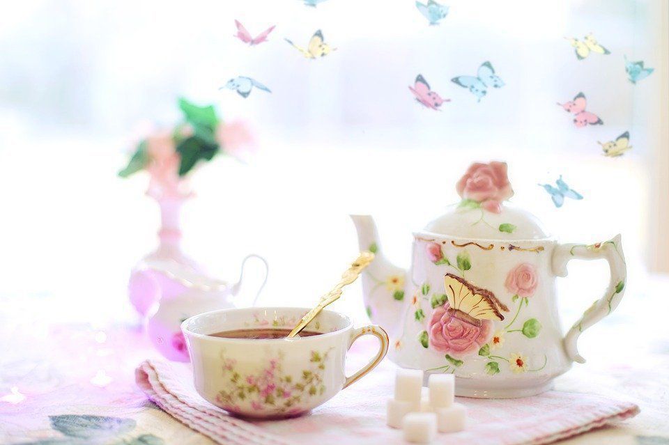 Чому не можна пити чай або каву, коли ложка у чашці: народні прикмети. Краще витягати ложку з чашки перед тим, як пити чай чи каву.