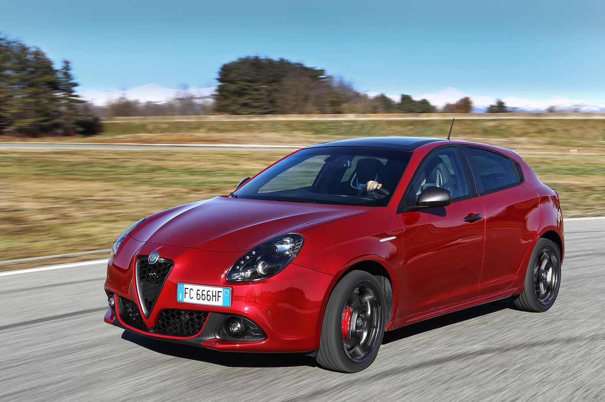 Кінець епохи Alfa Romeo Giulietta: автовиробник більше не буде випускати свою найменшу модель. Alfa Romeo планує до 2020 року припинити випускати свою найменшу і недорогу модель – хетчбек Alfa Romeo Giulietta.