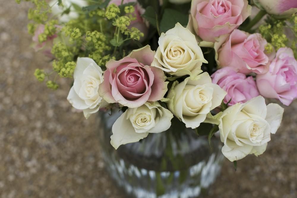 7 порад щодо догляду за букетом квітів, щоб він довше залишався гарним. Життя букета дуже легко зробити довшим.