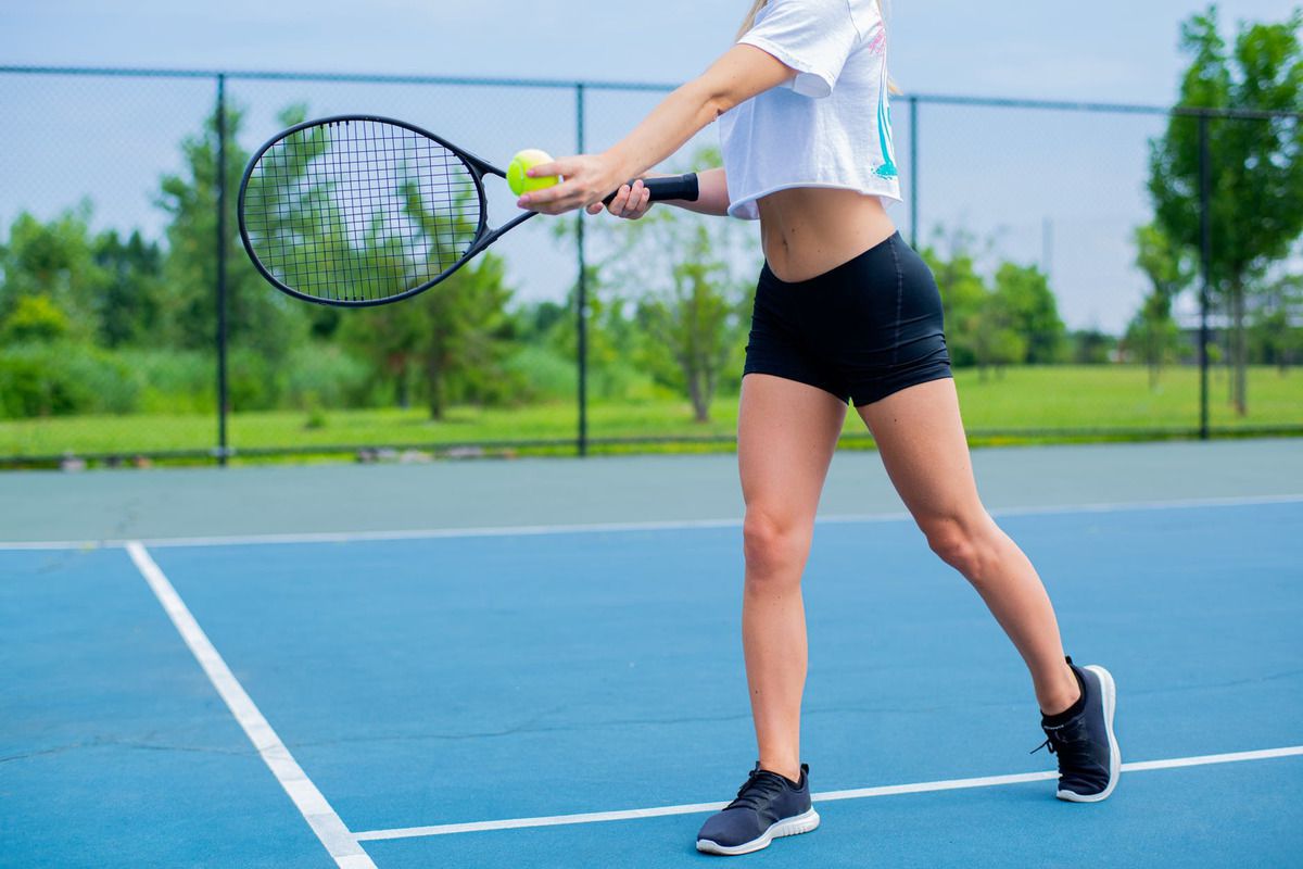 Гра в теніс: чому варто спробувати цей активний вид спорту. 5 головних причин зайнятися тенісом.