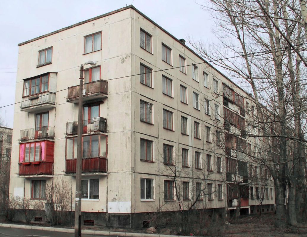 Чому в радянські часи будували квартири з крихітними кухнями. У Радянському Союзі влада намагалася забезпечити житлом всіх своїх громадян.