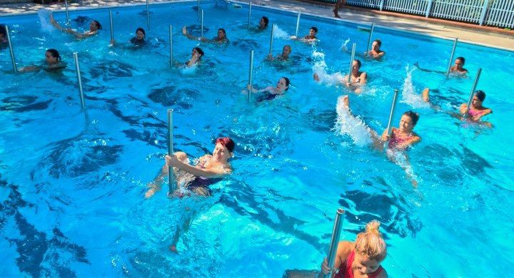 Новий підхід до тренувань в басейні: що таке aqua pole. Танцмайданчик в басейні: нове тренування Aqua pole, яке урізноманітнить ваші будні в басейні.
