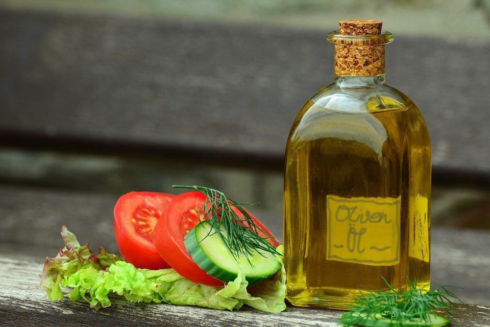 Вчені виявили, що для захисту мозку від деменції необхідно додавати у їжу оливкову олію. Вживання оливкової олії допоможе запобігти розвитку деменції.