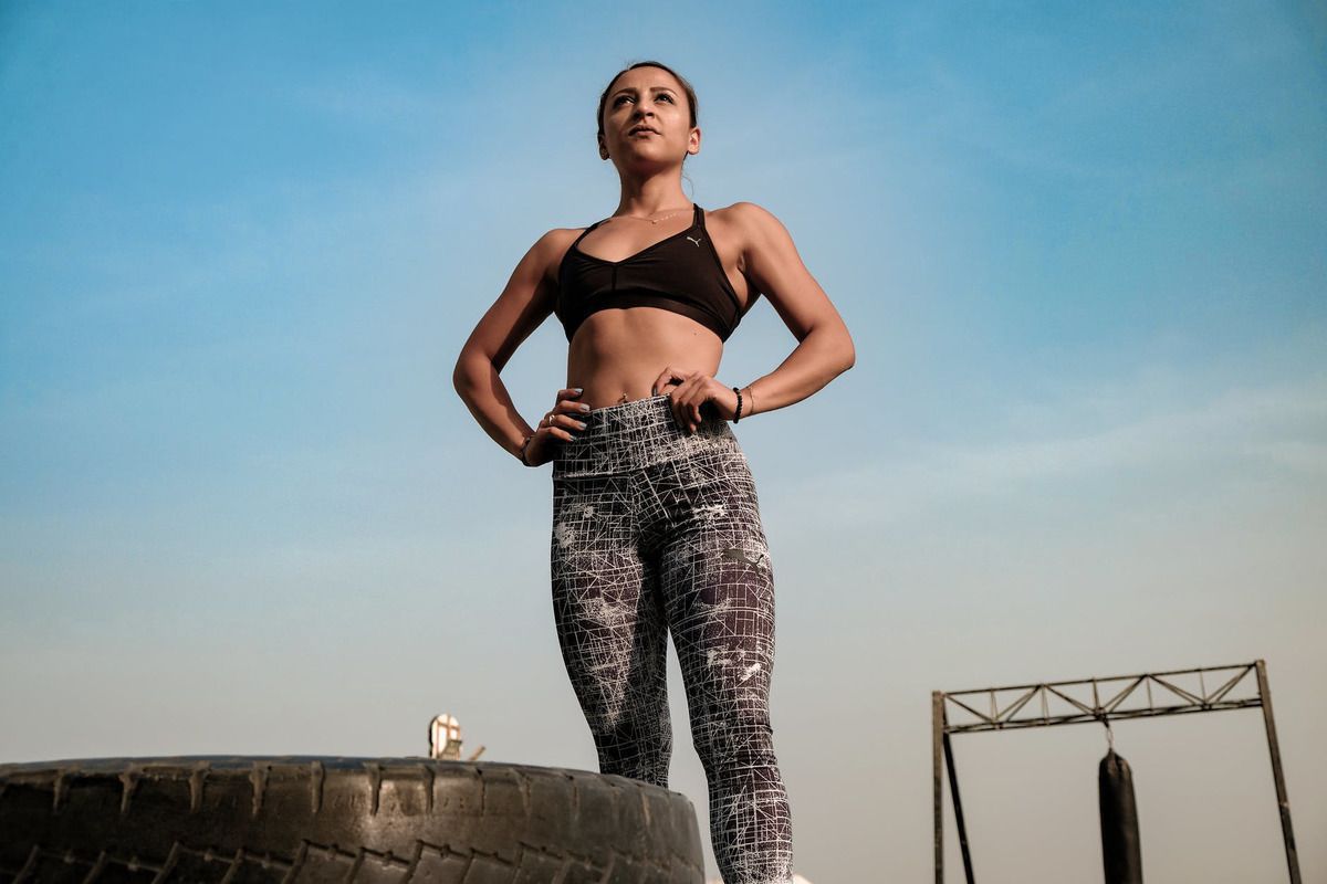 CrossFit для жінок: все що потрібно знати про тренування. В чому користь кросфіту для жінок, чи є протипоказання і як відбуваються тренування.