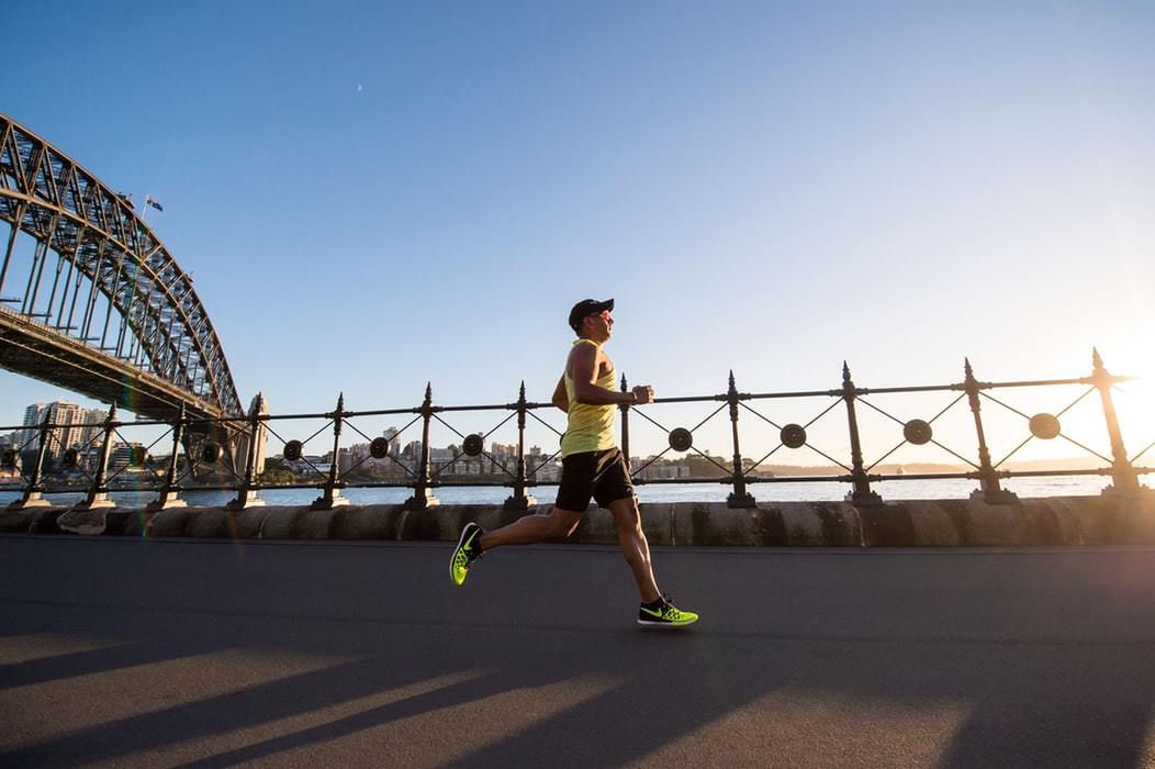 Вчені пояснили, чому представники сильної статі бігають швидше за жінок. Біг є одним з найпопулярніших видів спорту, як у чоловіків, так і в жінок. Однак варто визнати, що чоловіки бігають швидше за жінок.