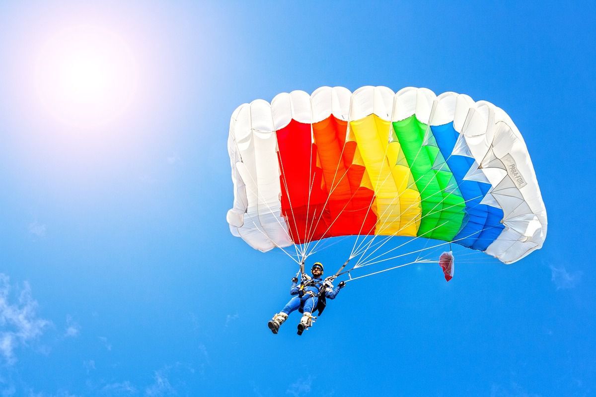 Боїтеся стрибнути з парашутом, але дуже хочеться, тоді ці поради саме для вас. Стрибок з парашутом входить у листи бажання багатьох людей.
