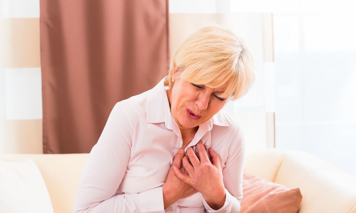 Вчені виявили, що ризик серцевого нападу у жінок стає значно вищим за наявності низького рівня поганого холестерину у крові. Серцевий напад загрожує жінкам з низьким рівнем поганого холестерину у крові.