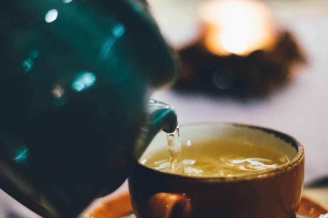 Зелений чай допомагає позбавитися від жиру в проблемних місцях: міф чи реальність. Чи дійсно цей напій допомагає схуднути?